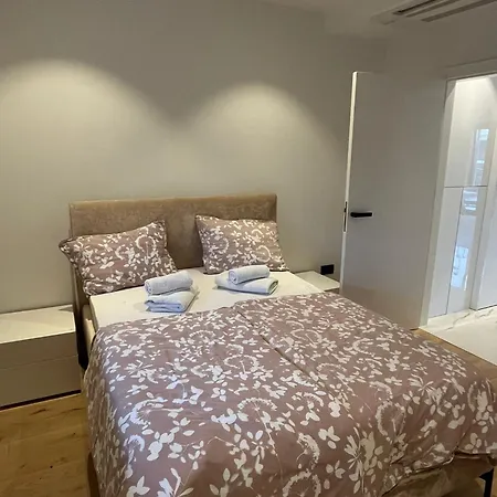Anna Apartment
