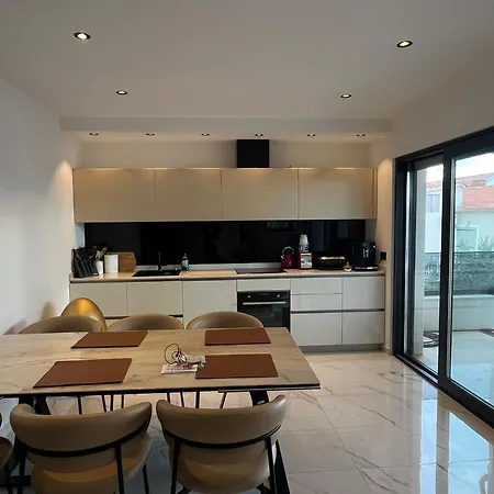 Anna Apartment