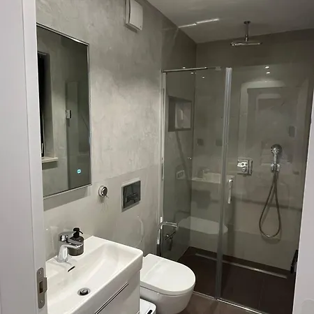 Anna Apartment *